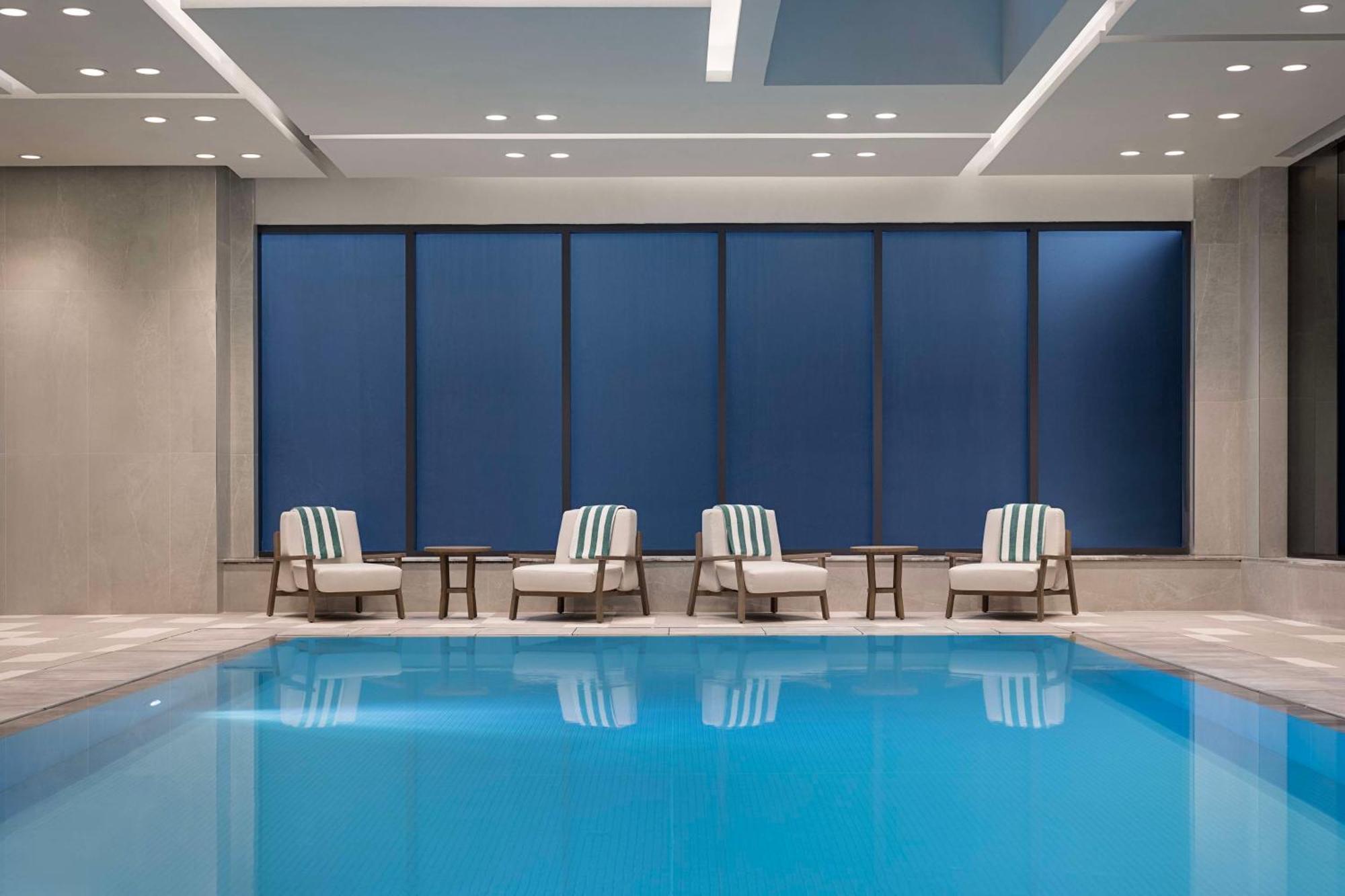 Canopy By Hilton Toronto Yorkville Exterior photo
