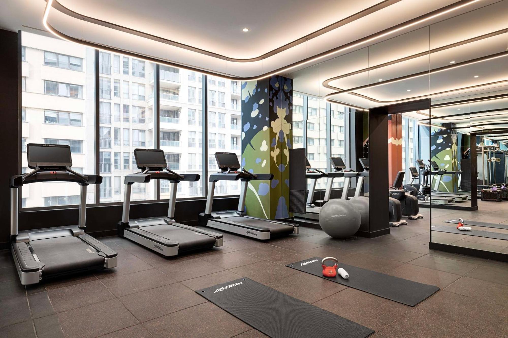 Canopy By Hilton Toronto Yorkville Exterior photo